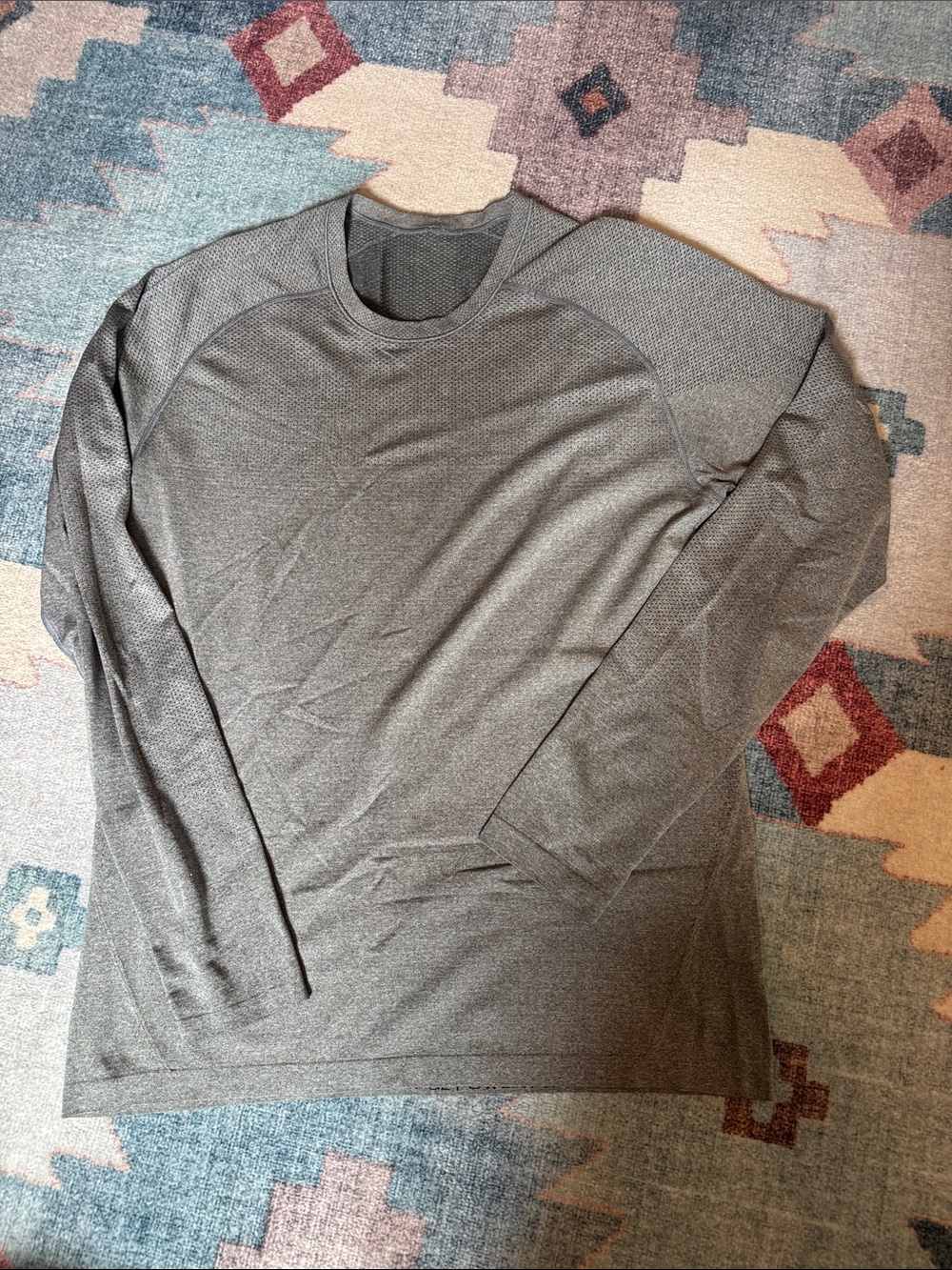 LULULEMON Men’s Long-Sleeve Grey Metal Vent Tech Crew Neck Shirt Size Medium